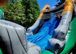 20240701 134709 1720452953 Jurassic World Slide Dry/Wet Combo