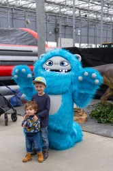 7Q8A0542 1735852553 Yeti Mascot